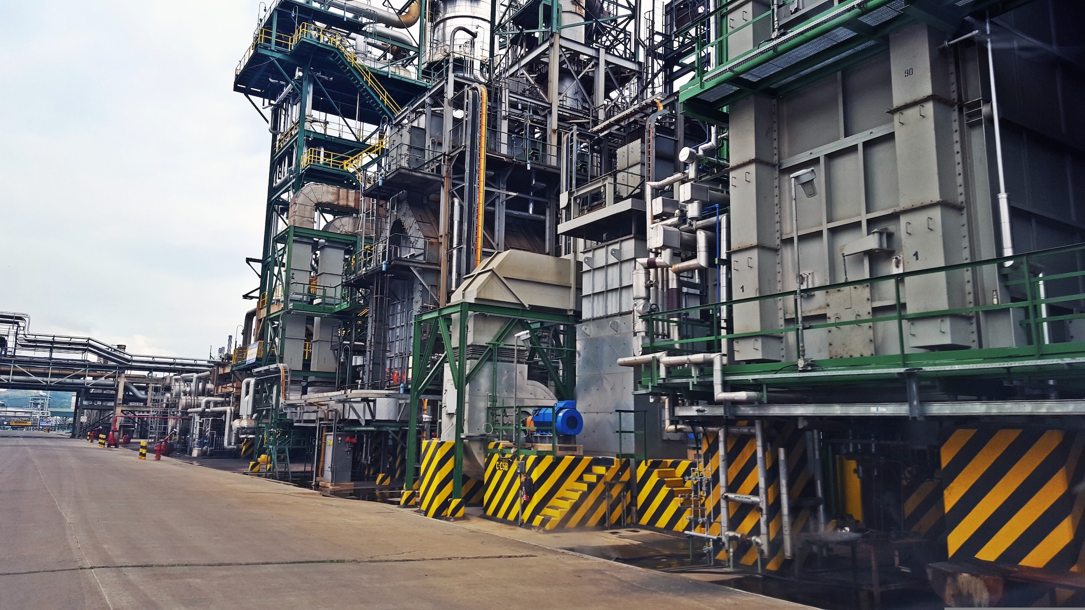 chemical refinery
